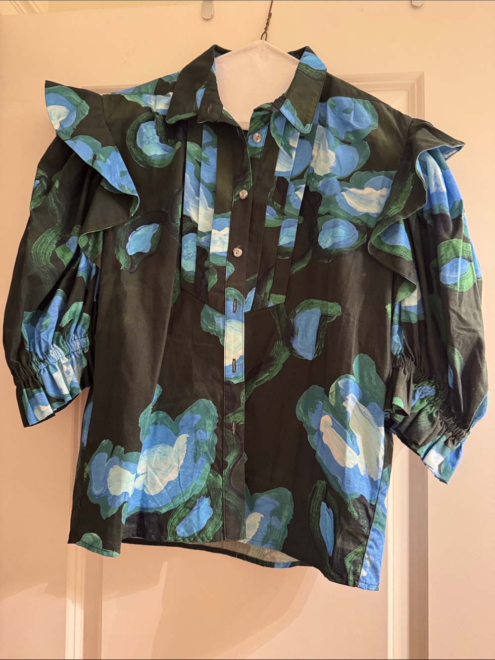 Pristine Deloreta floral blouse with puff sleeves